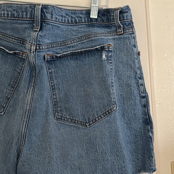 Abercrombie Curve Love The Dad High Rise Denim Short - Picture 3 of 4